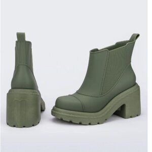 NWT MELISSA Made In Brazil Courtney Boots in Green Size 6